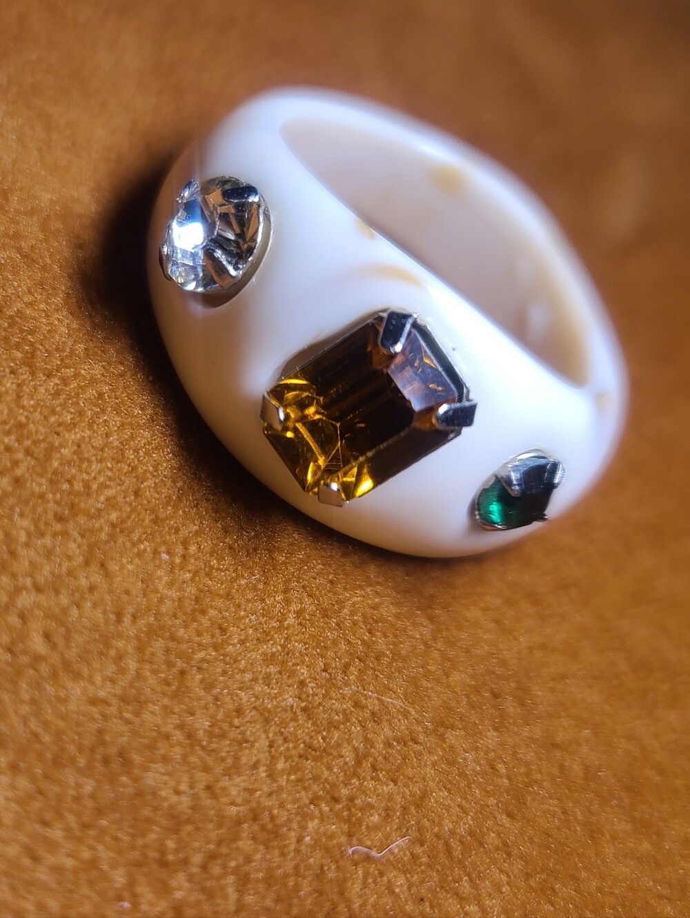White Acrylic Cocktail Ring with Brown, Clear & Green Stones | Size 8 | NWOT